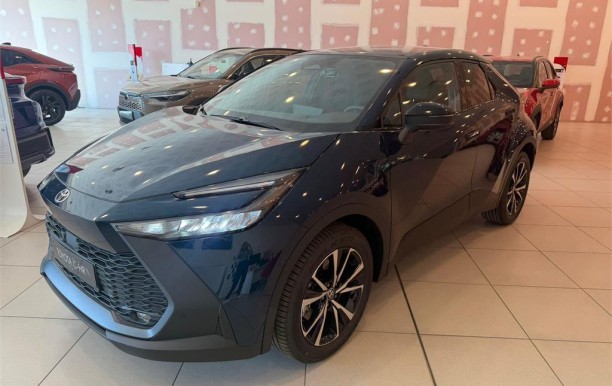 TOYOTA C-HR Advance Plug-in Hybrid 220